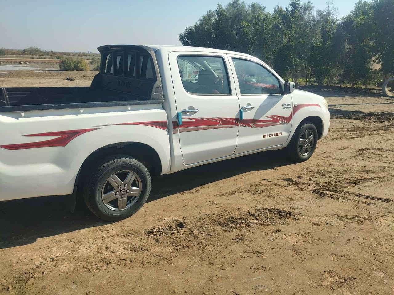 يا الله تويوتا هايلوكس 2011
شاصي19
مكفولة كفالة عامة سعودي باب اول
 سيارة جديدة بمعنى الكلمه للاستفسار ***********
