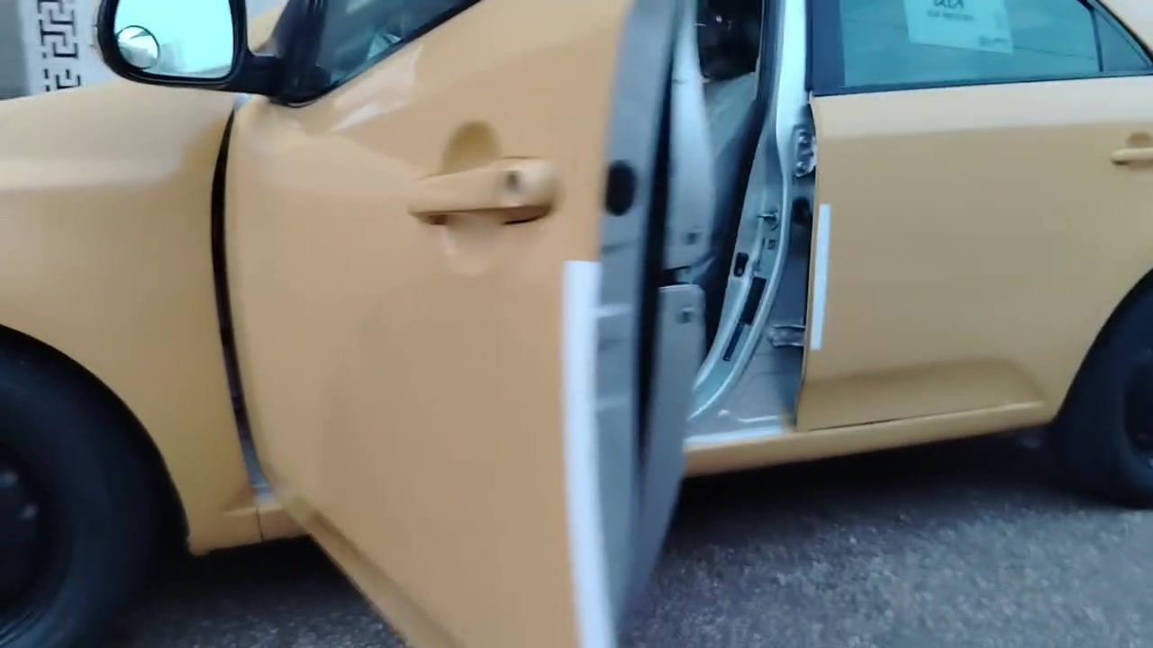 فورتي 2013بغداد نيبل واحد وارد امريكي الحادث جاملغ نفسه السياره جاهزه تخم تاير بأسمي وتبريد السياره كلش حلوة جاهزة مبيه اي نقص .السعر شده واربعه اوراق بيها مجال. ***********
