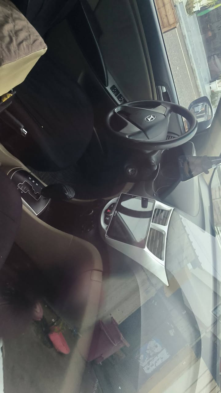 السلام عليكم
عندي اكسنت للبيع 
موديل 2017 
بدون صبغ  بيه تعديل على بارد 
فقط محرك بداية بخار 
مكاني اربيل 
السعر 87 وبيه مجال للطيبين 
استفسار اكثر اتصال على الرقم واتساب ***********🌹
