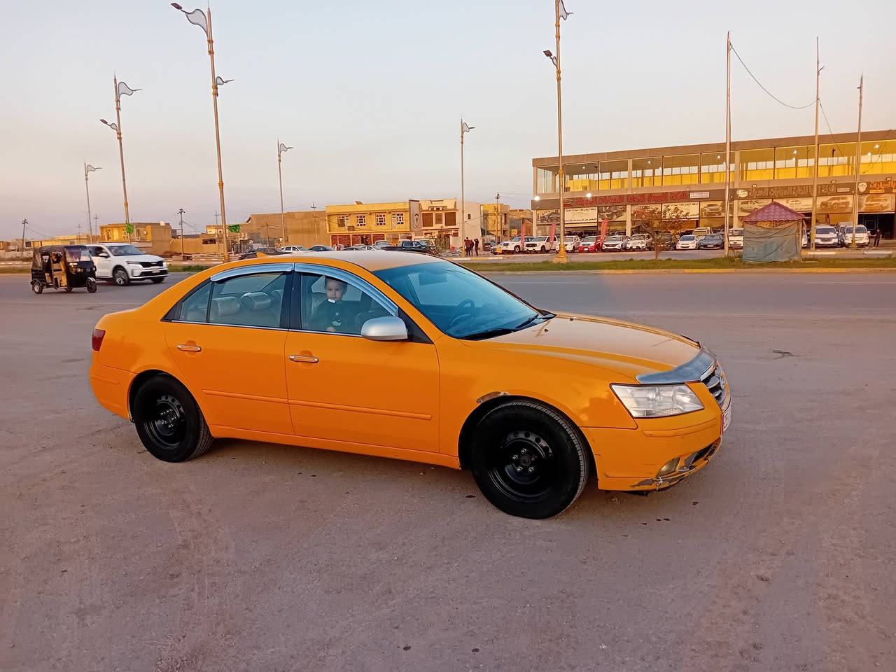 السلام عليكم اخوان
سوناتا 2010 امريكي 2400 
رقم كركوك انكليزي خط وبحث مصفر خطها بغداد صويرة تحويل مباشر بأسمي  مشروع وطني 
منضومه غاز قبل حوالي ٦ايام شديها 
السياره خير من الله 
العنوان واسط الصويرة 
***********
