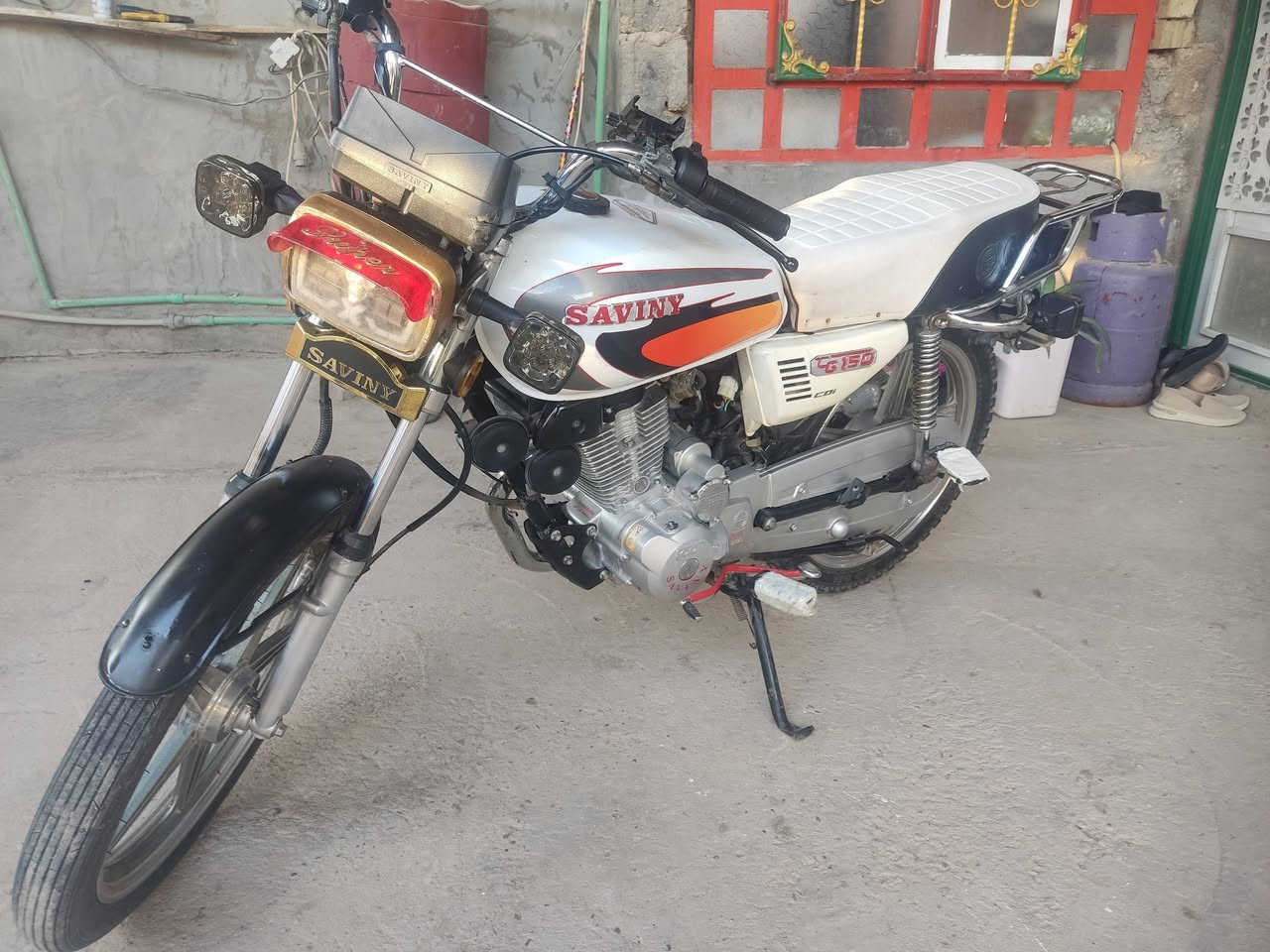 سلام عليكم: دراجه سيفان اوراق سكنر موديل 2020دراجه نضيفه مدرايها على اديدي مكينه مامفتوح منها برغي مابيها نواقص بس عداد وباتري ضعيف فقط للتصال ***********
