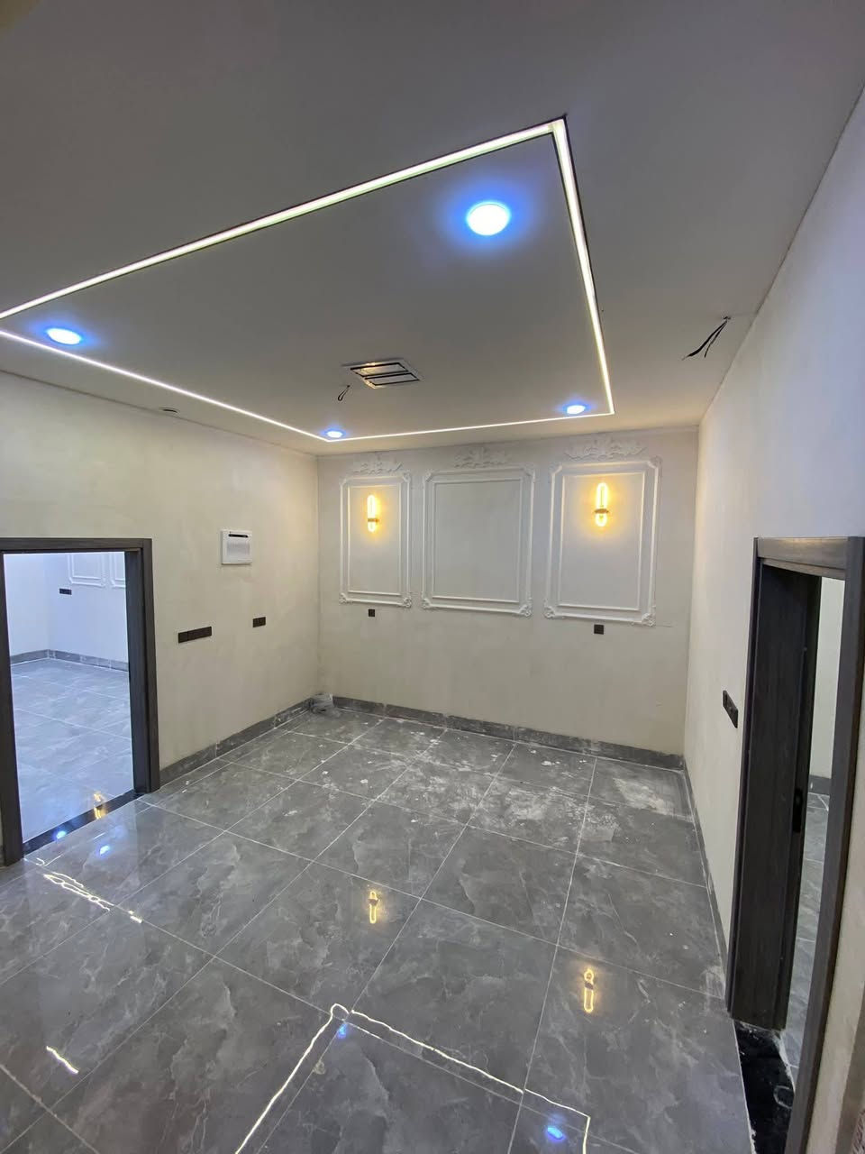 #دار_للبيع_طابو_صرف_حديث_صفر 

#المساحة. 135 م واجهة 6,5 م 

#طابقين 3 غرف نوم هول استقبال مطبخ صحيات في كل طابق مع كراج 

#الموقع . الأسرة والمفقودين موقع مميز حرف T

#الموقع مميز جدا خلف التجاري 

#السعر . يرجى الاتصال بنا على رقم المكتب او مراسلة الصفحة الرئيسية ***********

#تواصل_مع_إدارة #مكتب_القضاة_للعقار 
#كركوك_حي_عدن_قرب_جامع_تحسين_صوراني_وبقرب #خدمات_باريس_للدهون_مقابل_سمايلاند_المائية

#للاتصال #والاستفسار .
‏‪***********‬‏📱
***********
