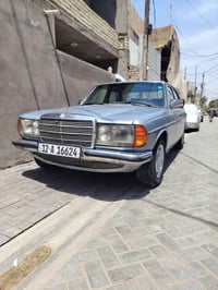 مرسيدس مرور • ١٩٨٤ • رقم انكليزي نينوى