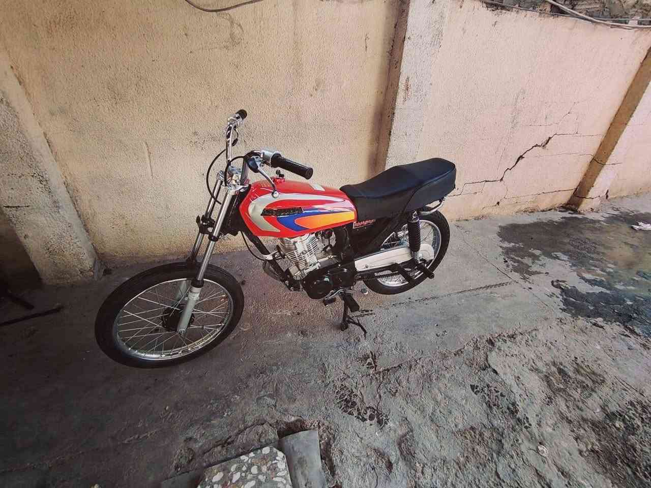 نامه شلامجه للبيع لسعر خاص مكفوله من سرقه دراجه خير من الله شلعه معدل تجي وتشوف بعينك اي نقص مابيها بس راسطه وهاهيه مامتواجد خاص رقمي ***********
