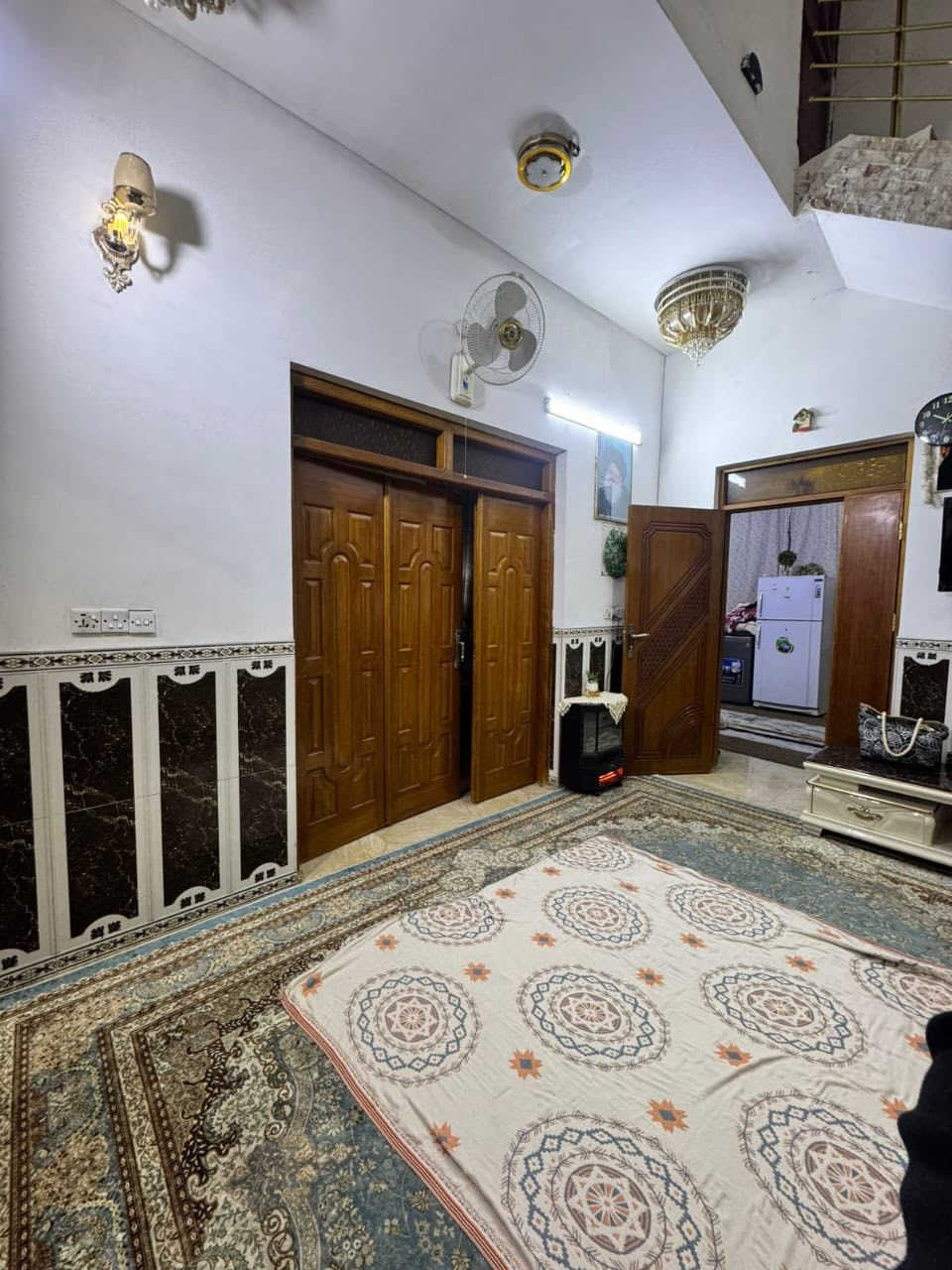 دار سكن للبيع 

العنوان / حي آور شارع السبيس 

المساحه /150 م 

تفاصيل البناء/ طابقين مسلح 

ط١/ صاله استقبال غرفه مطبخ حار بارد . صحيات داخليه وخارجيه 

ط٢/ صاله . ٣ غرف نوم . صحيات 

للمزيد من المعلومات يمكنكم التواصل معنا على الرقم الآتي 

***********

￼***********
