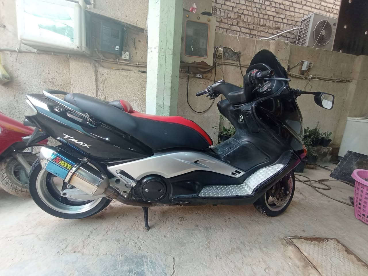 السلام عليكم حبايبي اعيد النشر بسبب الوعود الكاذبه ياخي ماه يشتري لي يطي حجايه  تي ماكس للبيع موديل 8 دراجه نضيفه محرك اخرس شلعه وبطناش معدل انطلاقيه صالنصه رياضي السعر 14 بيه مجال مكاني بابل رقمي ***********
