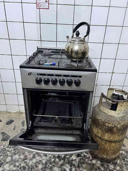 سلام عليكم اغراض استخدام اقل الشهر 
التخم 10 مقاعد خشب زان تركي سعره 650 
الثلاجه سعره 225
الطباخ سعره150 
السنك 100 
المبردات عدد 2 سعر الوحده 250
المكيف مشتغل سبوع سعره 350 
البنكات سعر الوحده 25 
الميز المكتبي سعره 140 
الكرسي الكبير سعره 115 
الكراسي الحديد سعر الزوج 70 
الكراسي البلاستيك سعر الواحد 6 
الطبلات سعرها 75
العنوان بغداد حي اور ***********
