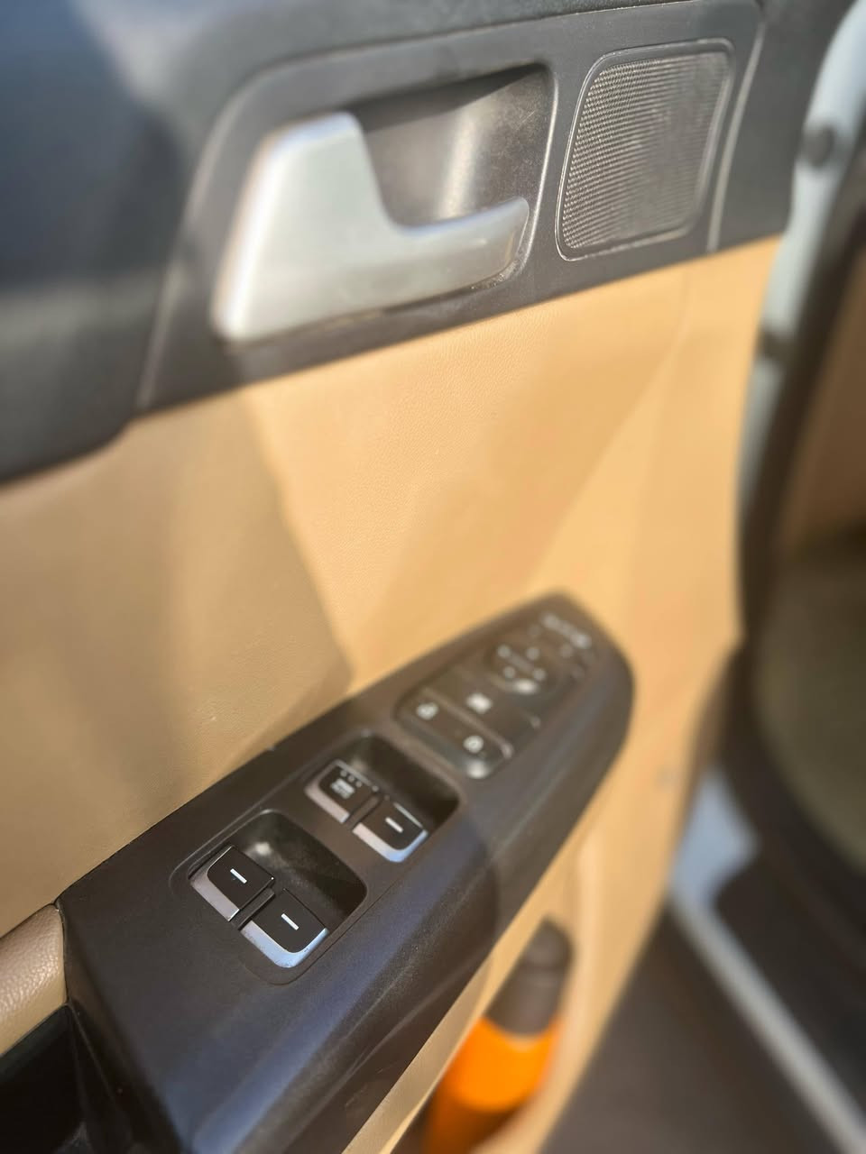 للبيع كيا اسبورتج موديل 2017السياره خليجي ماشيه 121355كيلو متر السياره فول مواصفات حساسات 360درجه+ بنورامه +بصمه تشغيل +صندوك كهرباء+ سايد بريك بصمه +AUTO HOLD +ثلاث انواع القيادة نورمال وايكو واسبورت +تحكمات استيرن +كشنات كهرباء السايق والراكب والخلفي يدوي شاشه ابلاديه +رقم الدولي +مري كهرباء +محرك المرغوف 2000دوش السياره زراكات لايت ابلادي واحد علا واحد كلش حلوه هنياله الياخذه التواصل معه الرقم التالي للاستفسار *********** السونار مرفق معه المنشور
