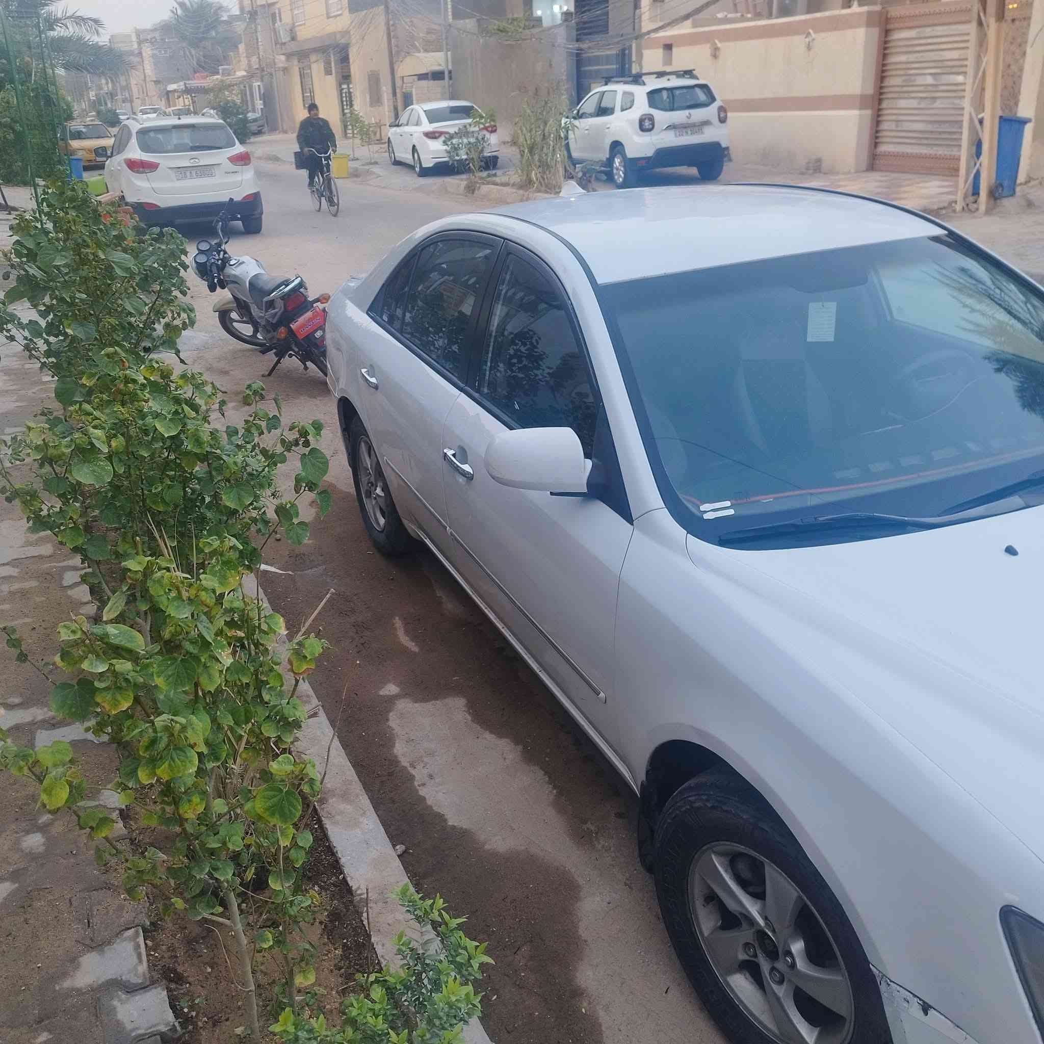 سوناتا تكسي الخليج 2009 رقم واسط مكينه 2400بيهه صبغ خطين من البنيد للصندوك بدون معجون مال تكسي الخليج السعر 98وبيهه مجال مكان السيارة كربلاء ***********
