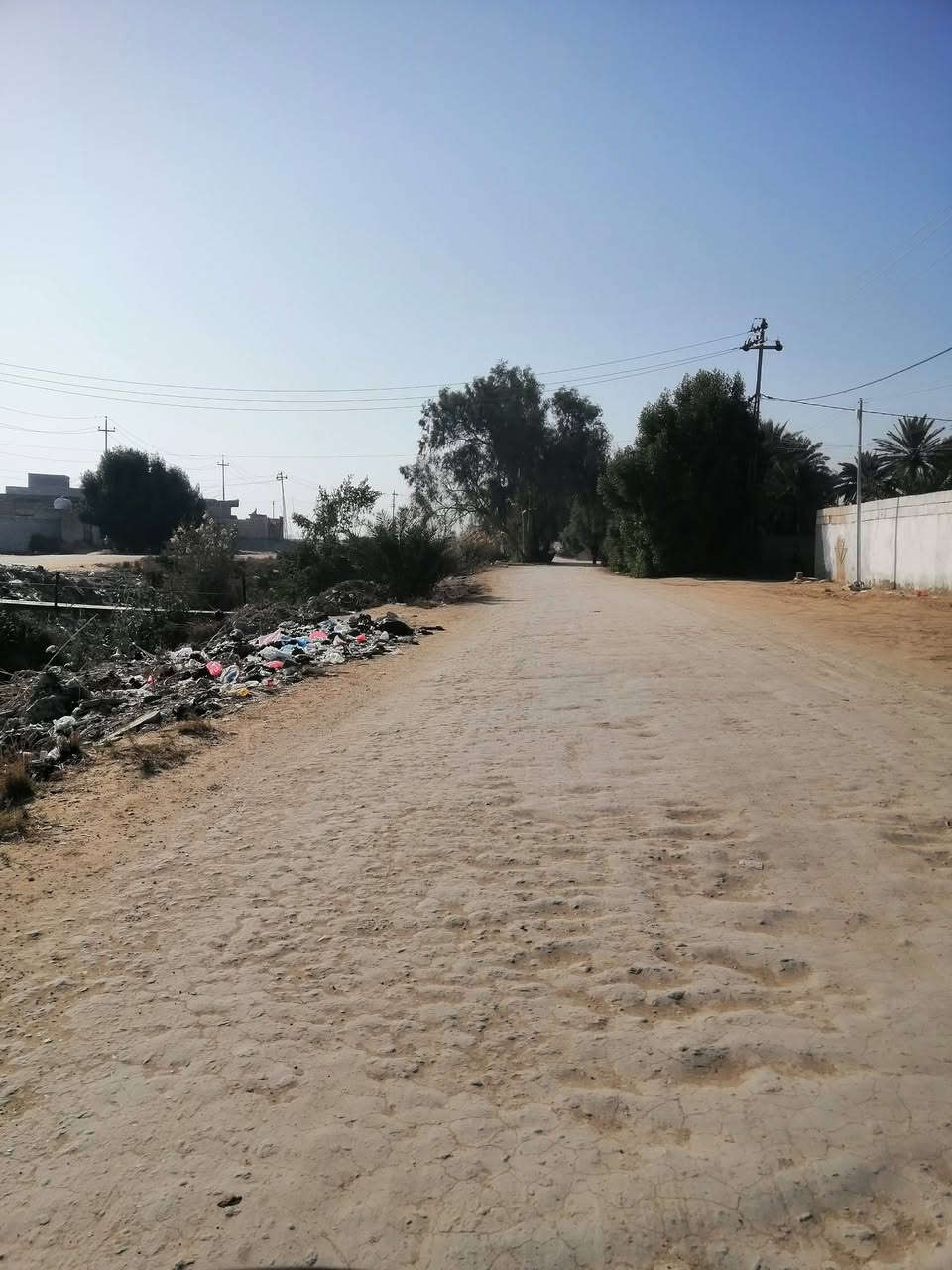 *********** نص قطعه للبيع نزلت مطر مقابيل الحقل
