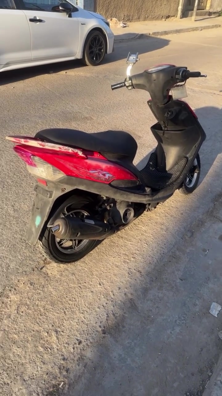 ماكس عدله للبيع دراجه بلاديه بيه غراض اصليه مكينته ما مفتوحه نقص باتري وستاند تعليك شراي اتصل *********** وتساب فقط مكان الدوره سعر خاص♥️

