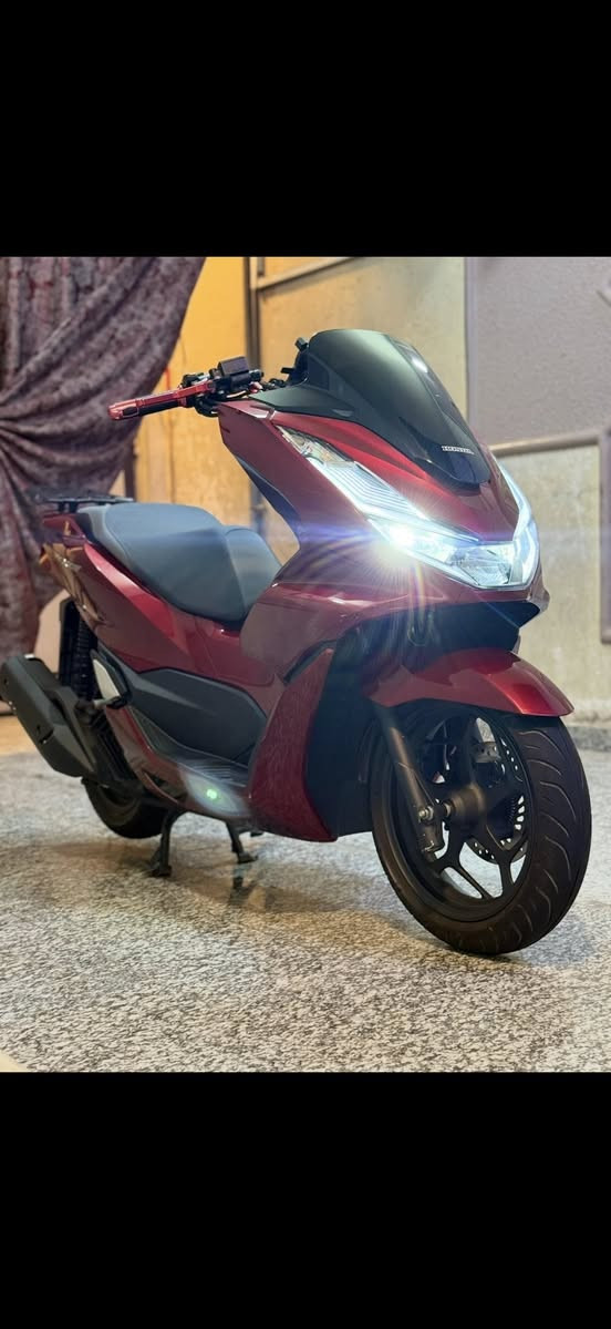 السلام وعليكم دراجهpcx مكينه 160cc جديده تدفئه يدات من الرمبه عله ايدي مكان بغداد 
***********
