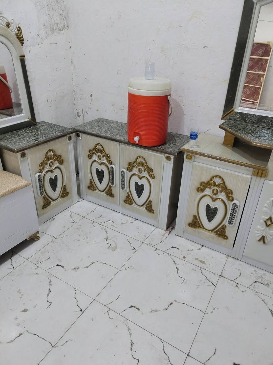 غرفه نجار البيع. جديدسعرمليون100تصال***********واتساب. ناصريه. مركز
