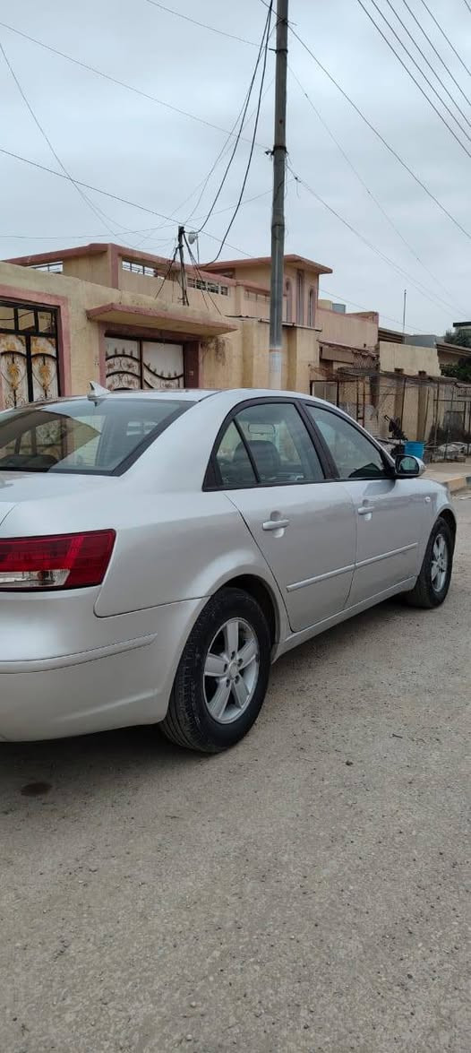 سلام عليكم 
سوناتا للبيع 
موديل 2009 
وارد كوري قطعتين صبغ رش بدون دواخل
سيارة باسمي شرط تحويل مجدد لحد 2031
كاربون بانزين موجود السعر والاستفسار اتصال على الرقم هاثف 
***********
