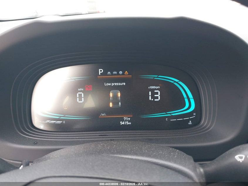 للبيع
2025 HYUNDAI VENUE SE
#شراء_جديد من المزاد  
الضرر والتفاصيل داخل الصور 
ترهم كتاب #ذوي_الشهداء او حرة 

للاستفسار الاتصال
 ***********
