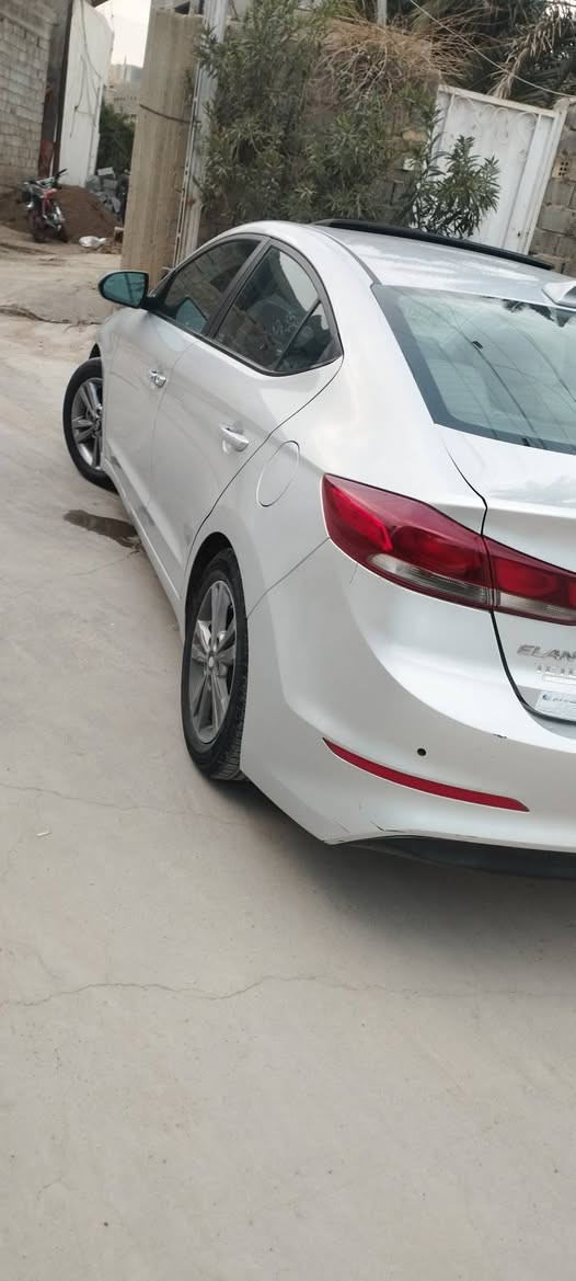 السلام عليكم النترا 2018  امريكي للبيع 
ديالى جديده الشط 
***********
السونار موجود بالصور 
السعر 123 ورقة
السيارة بصمة فول مواصفات
محرك 2000
