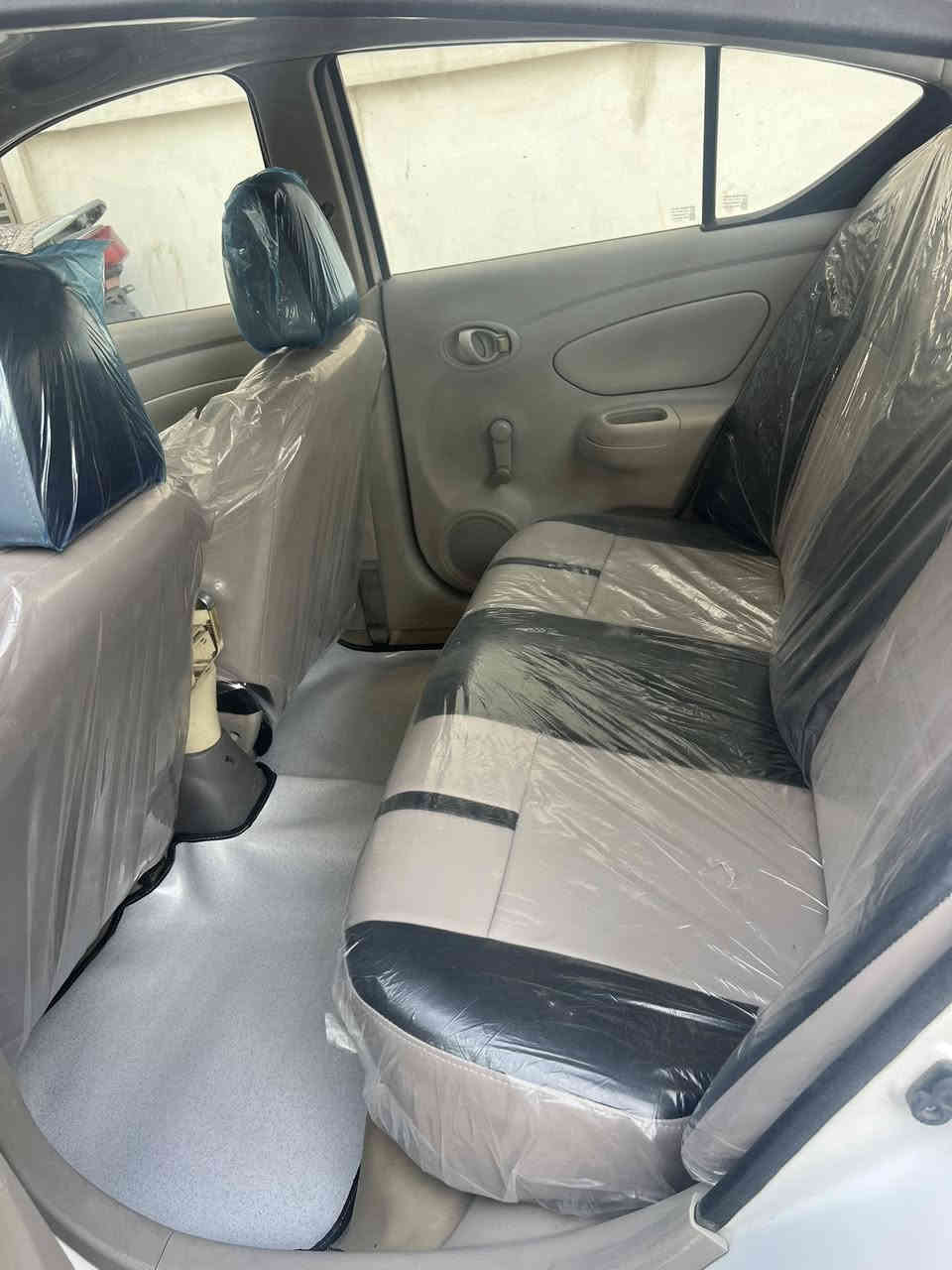 سلام عليكم نيسان سني هندي بليتة زركه  2020 رقم بغداد جديد وهزه جديده كشنات جلد درجه اولى  وارضيه جلد  وقماره مغلفه نايلون  زوج تاير جديد صبغ ويل حراري مكفوله كن التبديل. بيه بارد اسفل قبغ البانزيل. وبيل هلال جاملغ امامي فقط والسونار مرفوق بالمنشور السعر 117 وبيه مجال بسيط مكان السياره بغداد شارع فلسطين للاستفسار الاتصال بالرقم 
***********
