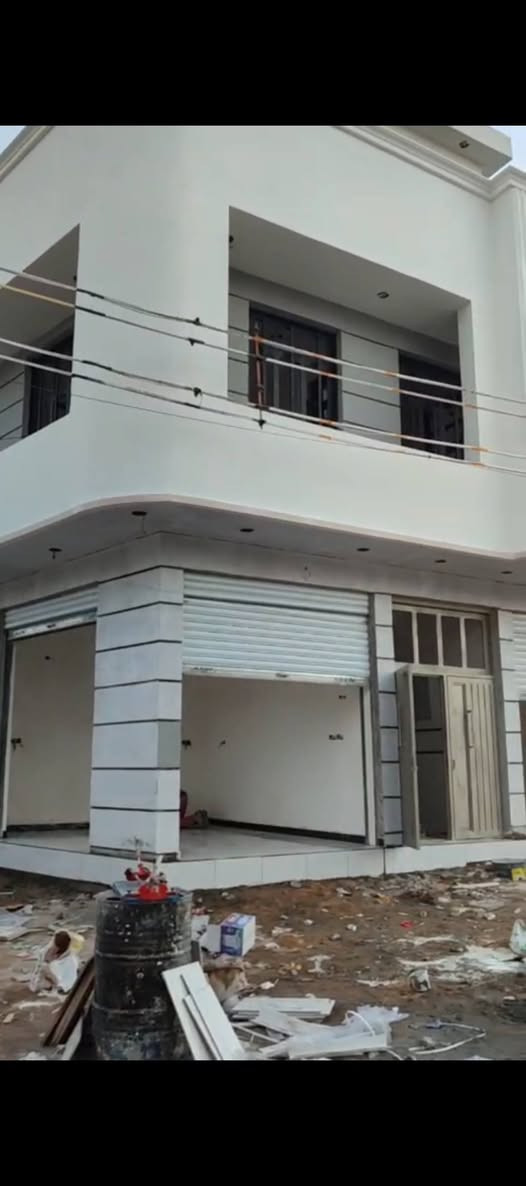 📍للايجار  شقق ومحلات+مشتمل ارضي__ على شارع عشرين/البلديات الضباط الثانية الزراعي 
تحتوي الشقة /غرفة وصالة ومطبخ وحمام 
عدد المحلات 2 
عدد الشقق 2
+مشتمل ارضي
***********/واتساب
