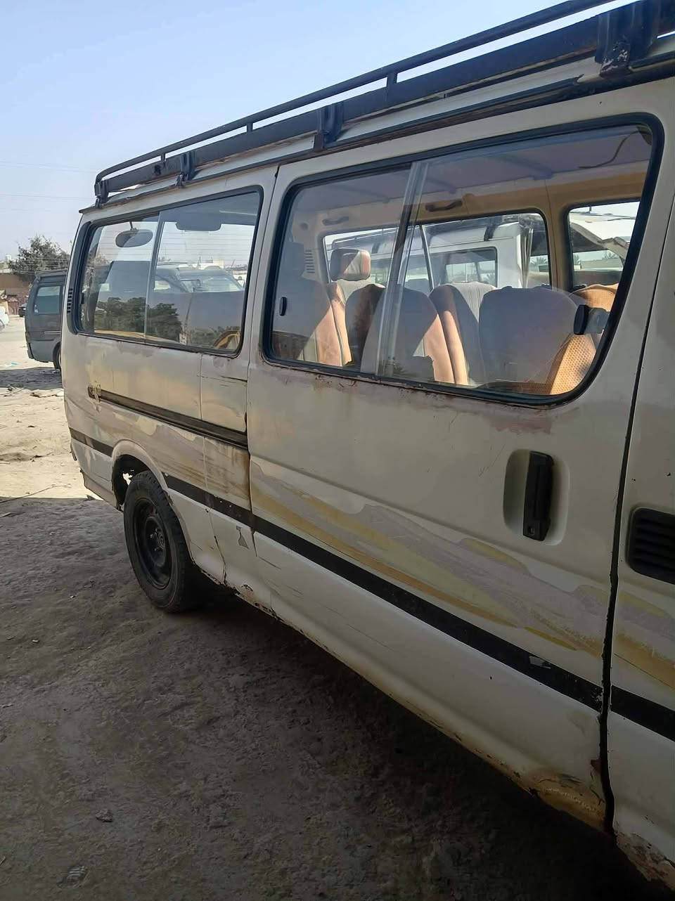 فتون دير موديل 2009 محوره كاز رقم إنكليزي سنويه ل 30 مصفره مكانه ديوانية سعره 28 بيها مجال للاستفسار عل الرقم ***********
