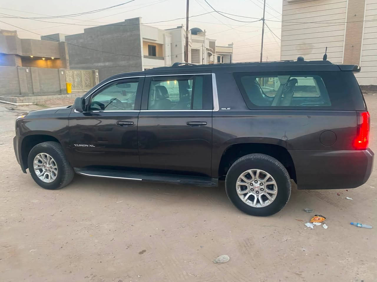 السلام عليكم جمسي يوكن ٢٠١٧ خليجي
حادثها جاملغ الأيسر وبنيد مبدل نفس الون 
السياره جاهزه كير مكينه صدر دوشمه 
مكان السياره الفلوجه او اربيل 
سعر ٢٧٥ وبيها مجال 
رقم الهاتف ***********

