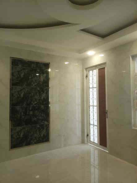 بيت للبيع المساحه 200متر درجه اولى بحي اور الثانيه طابقين 6غرف نوم صالتين واستقبال ومطبخ وصحيات ديكور للاستفسار ***********
