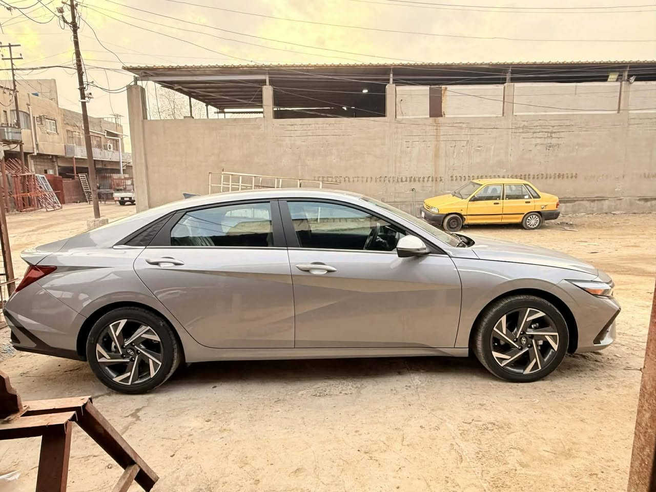 السلام عليكم
النترا موديل 2025 وارد امريكي حادثه موضح بالصور ماشيه 8000 ميل السياره لمتد 1/1 السعر 180 وبيه مجال للستفسار الاتصال عله الرقم *********** مكان السياره بغداد الامين الثانية
