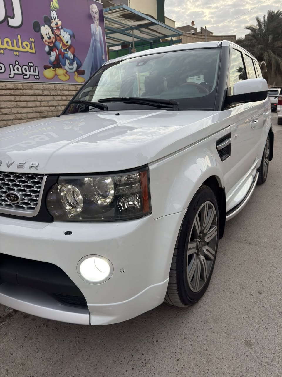 رانج روڤر 2011 سبورت
بسعر النترا السيارة حلوة ومتعوب عليها
موصفاتها معروفة 
محرك العادي المرغوب بدون سوبر
- فتحة
- بصمة 
- كشنات كهربائية + تدفئة بالكشنات الاماميه والخلفيه
- ستيرن كهرباء 
مكفولة من الضربه
- بجم زنون 
- كامرة خلفيه
- مري شفط وقلاب
5 ابواب بصمه
- دخول ذكي
- كشنات خزن 3 وضعيات
- جوبلسات تصعد وتنزل
- بالكشنات الاماميه والخلفيه
- ستيرن كهرباء 
- مكفولة من الضربه
- بجم زنون 
- كامرة خلفيه
- مري شفط وقلاب
5 ابواب بصمه
- دخول ذكي
- كشنات خزن 3 وضعيات
- جوبلسات تصعد وتنزل
***********
