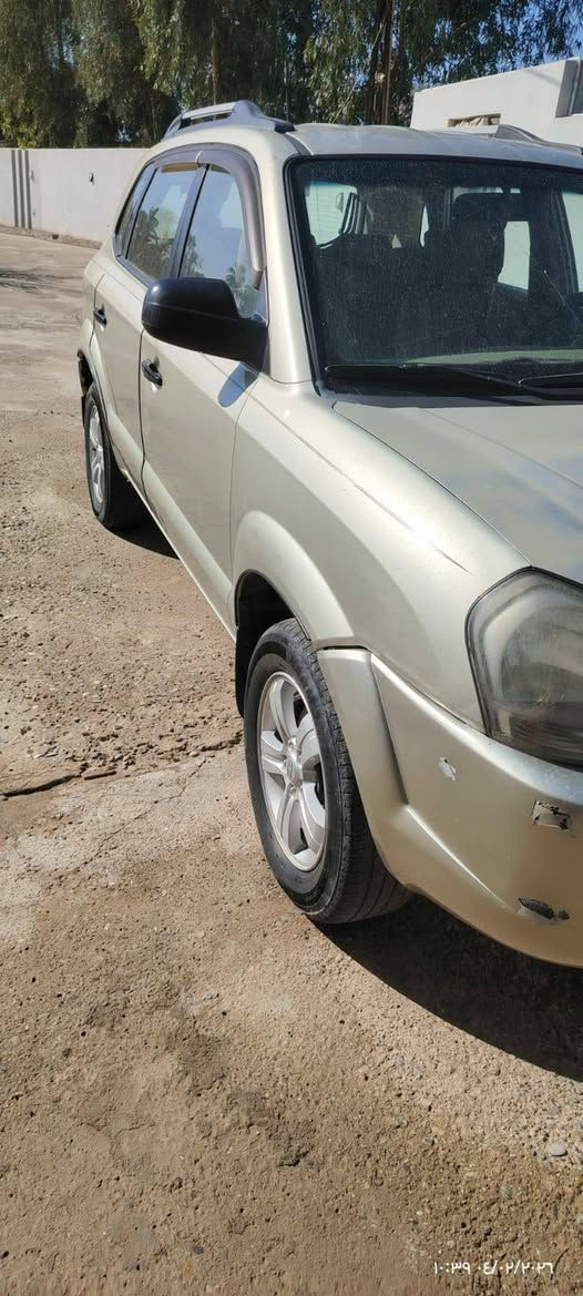 السلام عليكم
من رخصة الاخ الادمن 

توسان 2008 وارد كندي

محرك 2000 باسمي

صار 9سنوات جانيها

ماشيه185 

بيها صبغ 3مكانات مو قطع كاملة شويه بالبنيد وشويه بالجامرلغ الورة يم قبق البانزين وشويه بالقامرة بدون دواخل داخلها كليل على وضع الشركه ومحركها بي نسبة بخار الباقي مكفول سيارة حلوة مكانها ديالى - الخالص - هبهب 

سعرها..

***********
