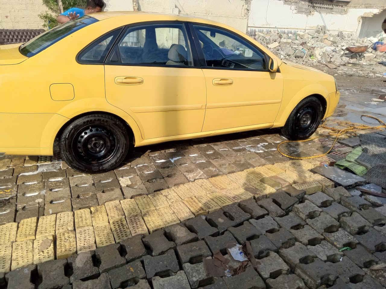 السلام عليكم 
اوبترا للبيع تكسي كير عادي مكينه لاصرف لاتبخير كير مكفول رقم انكليزي بغداد تخم تاير جديد صدر جديد باتري جديد بيها طخه بالجاملغ الخلفي بسيطه عارضينها ب 65وبيها مجال للشراي /مكاني بغداد حي البتول الجسر الفرنسي /رقم الهاتف /***********
