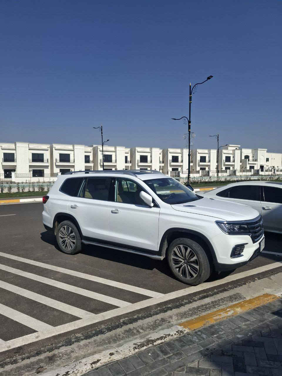 mg RX8 2023 
سەیارەکە 3 مانگە بە سفری لە  شەریکە  دەر هاتوە سەیار فول فول مواسەفاتە  سێرێ رێز کوشین  کوشن قەیسی کوشین گەرم سارد  سندوق شەفتە بەسمەیە سەقف پانۆرامەیە فول فولە   ئۆرفردە  بەشی بەفر بەشی شاخ هەموو بەشکانی هەیە دەبڵ ئاکسلە  سەیاەکی تابلی جوانە  سەیارەکە شوختی نیە  دەحامی بۆ دەحامی  زەمانی شەریکەی کارەباید تا 2 ساڵی هەیە گێر مەکینە فیتپەمپ تا 5 ساڵی زەمانی شەریکەی هەیە  سەیارەکە سفری شەریکەی   الحەیدەرە  لە هەولێر  بۆ زانیاری زیاتر  یاخود نرخ پەیوەندیم پیە بکەن *********** واتس ئەپ أربيل, العراق
