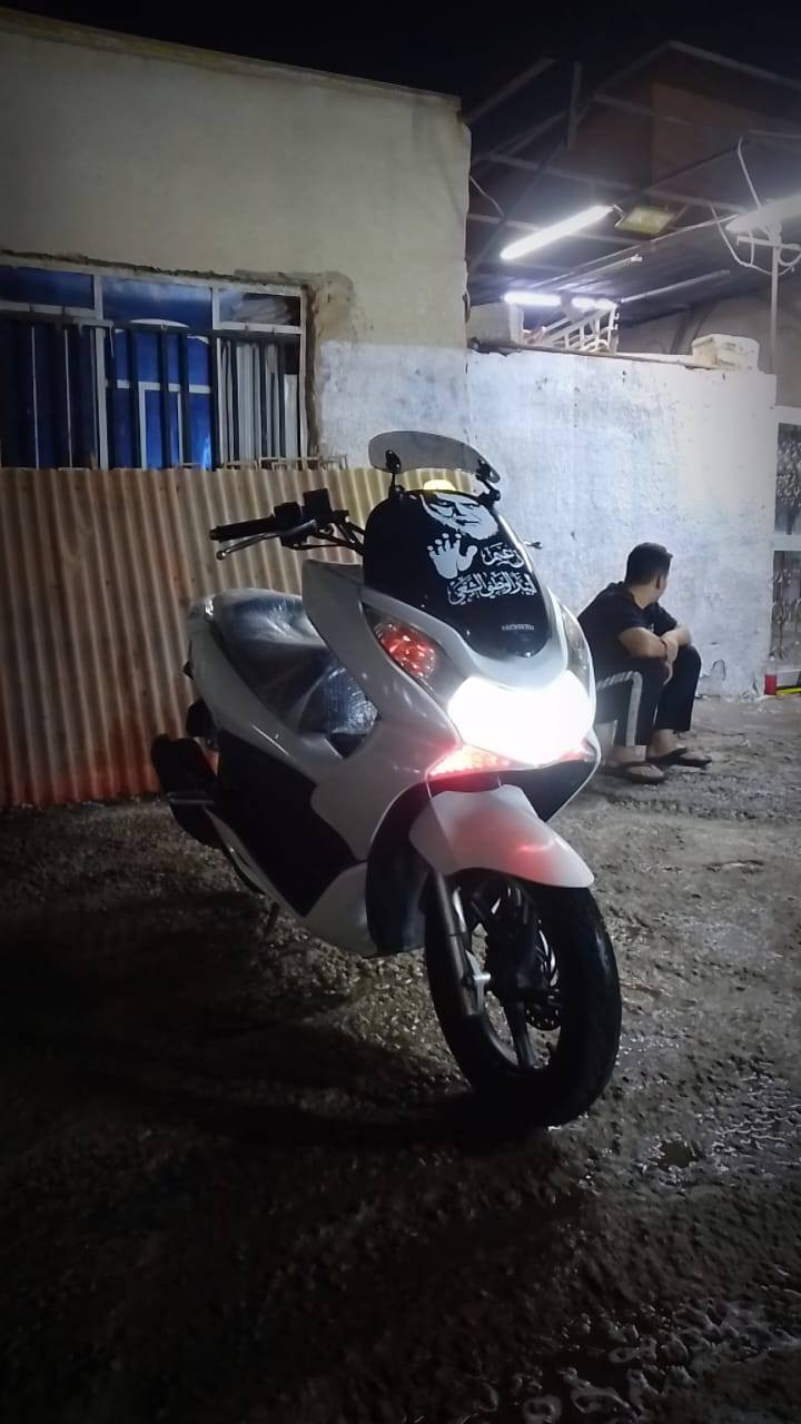 من رخصه الادمن
pcx جيل اول دراجه جديده 
مكاني بغداد حبيبه /مدينه صدر 
جديده ومكينه حلوه نقص فقط كلجات بيهم صوت
السعر مليون وميه وخمسين  رقمي ***********
