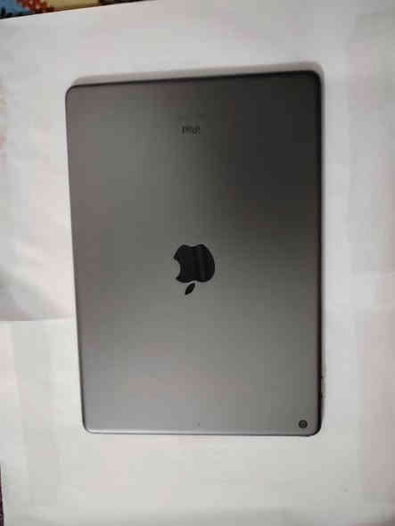 ( مكلف ) 
السلام عليكم آيباد أبل 9 للبيع جهاز مكفول وتر نضيف كلش استخدام قليل مامتعوب مكاني كوفه البو حداري رقم صاحب الجهاز  *********** او تراسله خاص كروري آل علي
