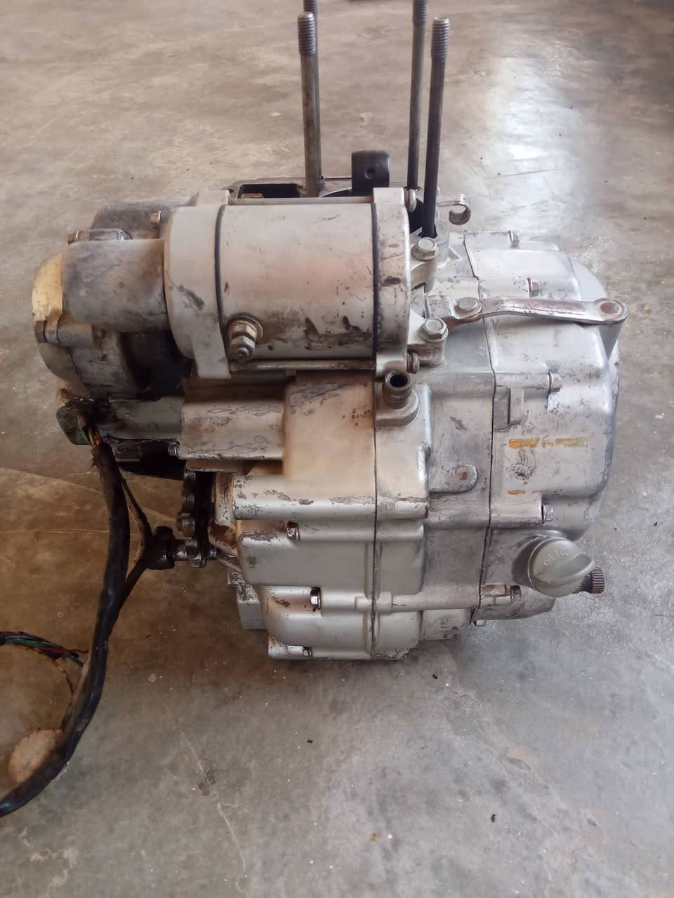 محرك جني كله يشتغل مابيه شي السعر 35 الف اتصل على ***********
