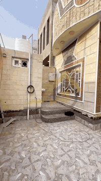 عقارات ابوالحسن 
----------------
 دار سكني للبيع 
في منطقة حي المهندسين
موقع مميز
قرب شارع الرمل
على شارع ١٠ م  
بمساحة ١٧٥ م 
طابو ملك صرف 
بناء طابوق ٢٠١٩ 
مكون من طابق واحد
يحتوي على 
غرفتين منام
صالة 
استقبال
مطبخ 
مشتملات صحية ٣ 
كراج 
السعر /٢٦٠ مليون 
مناسب للسكن والاستثمار
-----------------------
بالامكان الاستفسار عن التفاصيل اكثر
من خلال الارقام الاتية :-
***********
***********
***********
او زيارة مقر العمل الكائن في 
البصرة - الجزائر - خلف مرطبات سنبلة

#عقارات #مجمع_الامل_السكني #البصرة #الجزائر #حي_المهندسين #دار_للبيع
