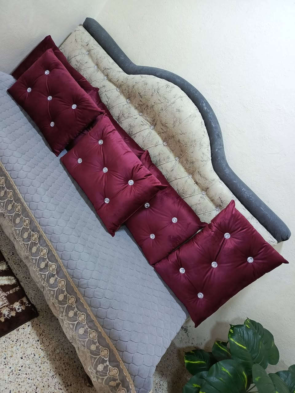 جلسة جديدة ب لون الرصاصي السادة التحفة
نشتغل دواشك ومخدات وكوشات 
سيت مصدات تخت البيبي 
حسب الطلب.. اسعار مناسبة 😍 
متوفر توصيل 💥


**إذا كنت صاحب هذا الإعلان وتريد حذفه لأي سبب، رجاءا أرسل رسالة إلى الدعم الفني**