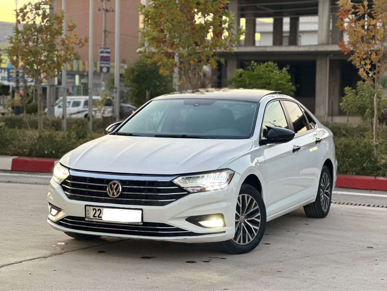 شوێن رانیە. سحر. 140$.   ژم *********** 
جیتا مۆدیل 2019 ماسەفات ئەمریکی  SE Plas فول ماسەفات پانۆرامە تەبریت مەرکەزی کوشن جڵد کوشن هیتەر سوکان هیتەر  شاشە گەورە کامیرە و حاسە 
بۆیاخ ٣ پارچە لای سەکنی یەک بست دەحمی هەیە ئیرباگ شان و سوکان سیستەم.ئیرباگ داشپوول بەشەرت نەتەقیوە
گێر و مەکینەی بەشەرت بورخی دەسکاری نەکراوە
       ڕاتەری بیلادیە بەشەرتی حەماوە 
سەنەوی بەسەر نەچوە یەک ملیۆن و ٢٥٠ هەزار خرامەی لەسەرە لەدوای مەحامەلە بیگێرەوە 
رەقەم شانسی( 3VWCB7BUXKM224437). 74هەزار رۆشتوە
شوێن رانیە. سحر. 140$.   ژم *********** وەتس ئەپ رانية, السليمانية
