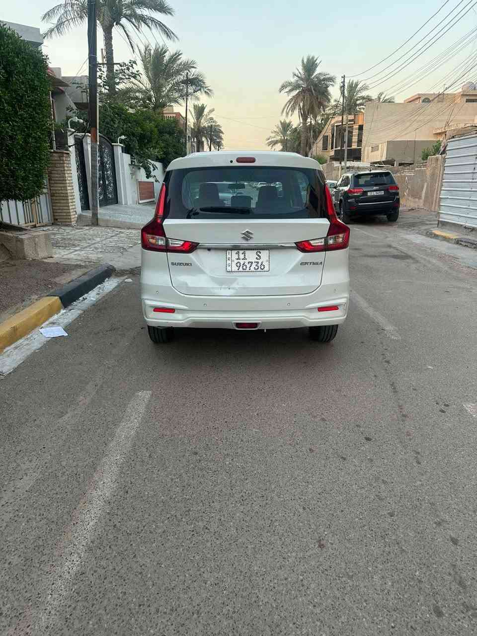 السلام عليكم
ساسوكي ارتيكا موديل 22  حره
سبعه راكب
تبريد ثلج 3 قطع
ماشيه 111 
مكفولة من صبغ فقط بارد بقبق جنطه سياره جديده مكينه مكفولة 1500 مواصفات معروفه بصمه كامره 
مري شفط
حساس بصمه ابواب 
هواي بعد بيه مواصفات 
مكان السياره بغداد البلديات 
السعر 115 وبي مجال الاستفسار ***********

