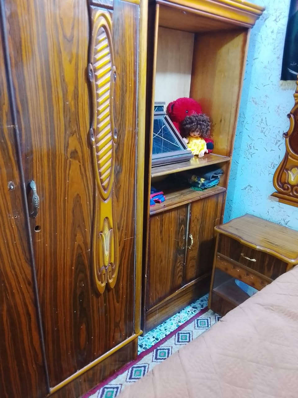 السلام عليكم عندي غرفه للبيع كنتور ابو ٦ نظيف والباقي كما موضح بلصور وسعرها 400 مكاني بغداد ***********
