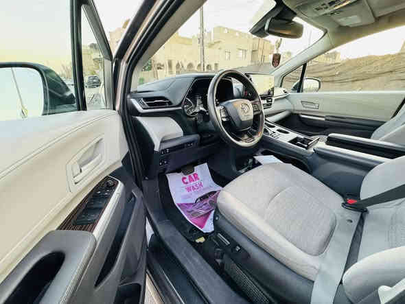 السلام عليكم. تيوتا سينا. للبيع
مديل ٢٢ محرك ٢٥٠٠ هايبرد. سياره حادثها بسيط. بس بيها كلير من امريكا سياره نضيفه جدا. وكاله مضمونه او تحويل. سياره فول مواصفات. فتحه بصمه كشن كهرباء شحن واير ليس وبعد بيها اهواي مواصفات. مكانها بغداد حي الجهاد.  صوره للحادث والسونار. منشور. السعر. 235. وبيها مجال للشراي. للاستفسار ***********
