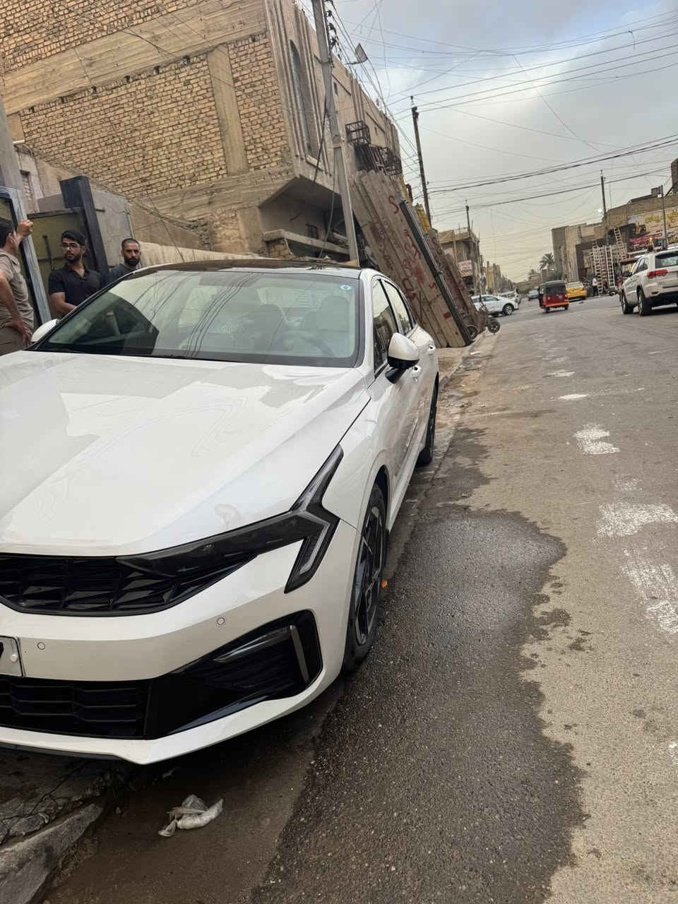 السلام عليكم كي فايق k5 خليجي موديل 2024 فول مواصفات بصمه  بنراما بيها بارد في البنيد  مكان السياره بغداد حي العامل السعر 215 رقم الهاتف ‭0770 370 5400‬
