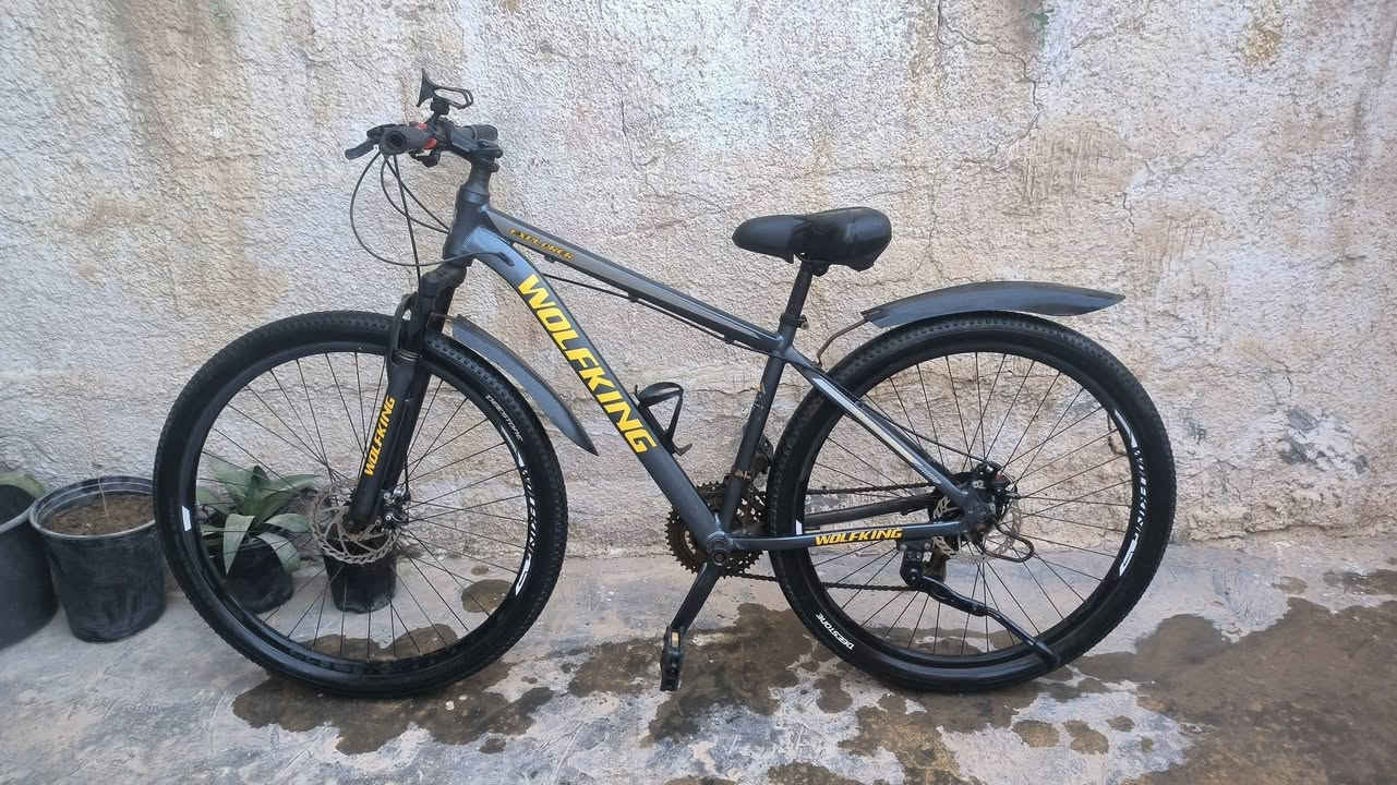 بايسكل جبلي 29 للبيع 🚴
7 سرعات
حالة التواير ممتازة
الديسكات مبدلات جديد قبل شهر
الدراجة مرتبة واستعمال خفيف
تبديل النمر يحتاج تصليح بسيط فقط والباقي كله شغال 👍

السعر: 200الف قابل للنقاش
الموقع: بغداد

للمهتم مراسلة خاص 📩


**إذا كنت صاحب هذا الإعلان وتريد حذفه لأي سبب، رجاءا أرسل رسالة إلى الدعم الفني**