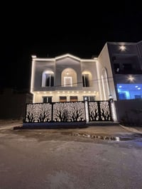 للبيع دار ركن مساحة ٩٨ متر واقع حال ١٠٠ متر  وجه ٩ بالنزال مجمع السلطا...