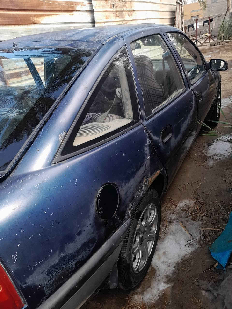 السلام عليكم عندي هاي السياره مستعجل على بيعها العنوان بابل مسيب اوبل فكترا مكينه1800 موديل 90 للتواصل والاستفسارات الاتصال على هذا الرقم 
***********
