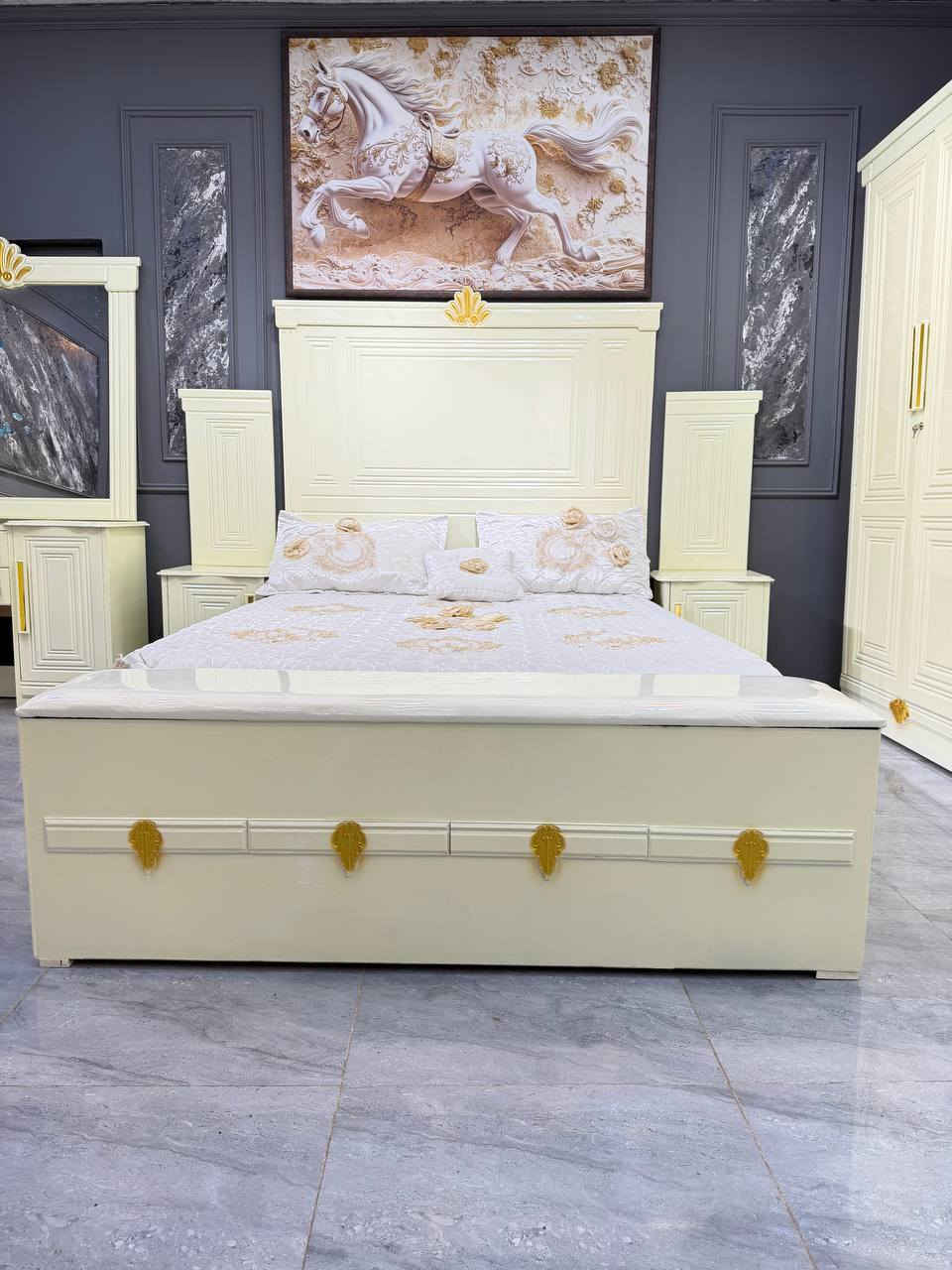 🔅تفاصيل الغرفة المرمري  ....
خارج ٤ملم ام دي اف 🔺
وداخل معاكس ٣ملم 
صبغ حراري  درجة اولى 

عدد القطع  ٧ قطع 😍
🔺1 //جرباية  قياس  ١٦٠ × ٢٠٠ 
🔺//ميز جانبي ايسر قياس ٥٠
🔺2// وميز  جانبي  قياس ٥٠
🔺3// زاوية ارتفاع مترين عرض ٨٠
🔺4// وميز بلازمه  
🔺5//وميز مراية ارتفاع مترين عرض ١٢٠
🔺6// وكنتور ٦ باب  ارتفاع مترين و١٥ طول ٣ متر و١٥

القطعه الثامنة حسب الطلب شازلون
شازلون 
شازلون مخزن 
يوجد توصيل لجميع المحافظات


**إذا كنت صاحب هذا الإعلان وتريد حذفه لأي سبب، رجاءا أرسل رسالة إلى الدعم الفني**