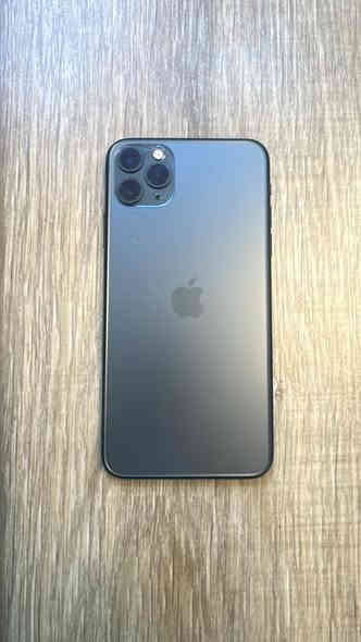 ايفون 11 برو ماكس بطاريه 74 ذكره 256 بي فطر قليل من يم كامره وما مأثر جهاز ما مفتوح وكلشي ما مبدل بي سعره (250) مكاني بغداد الكماليه ***********
