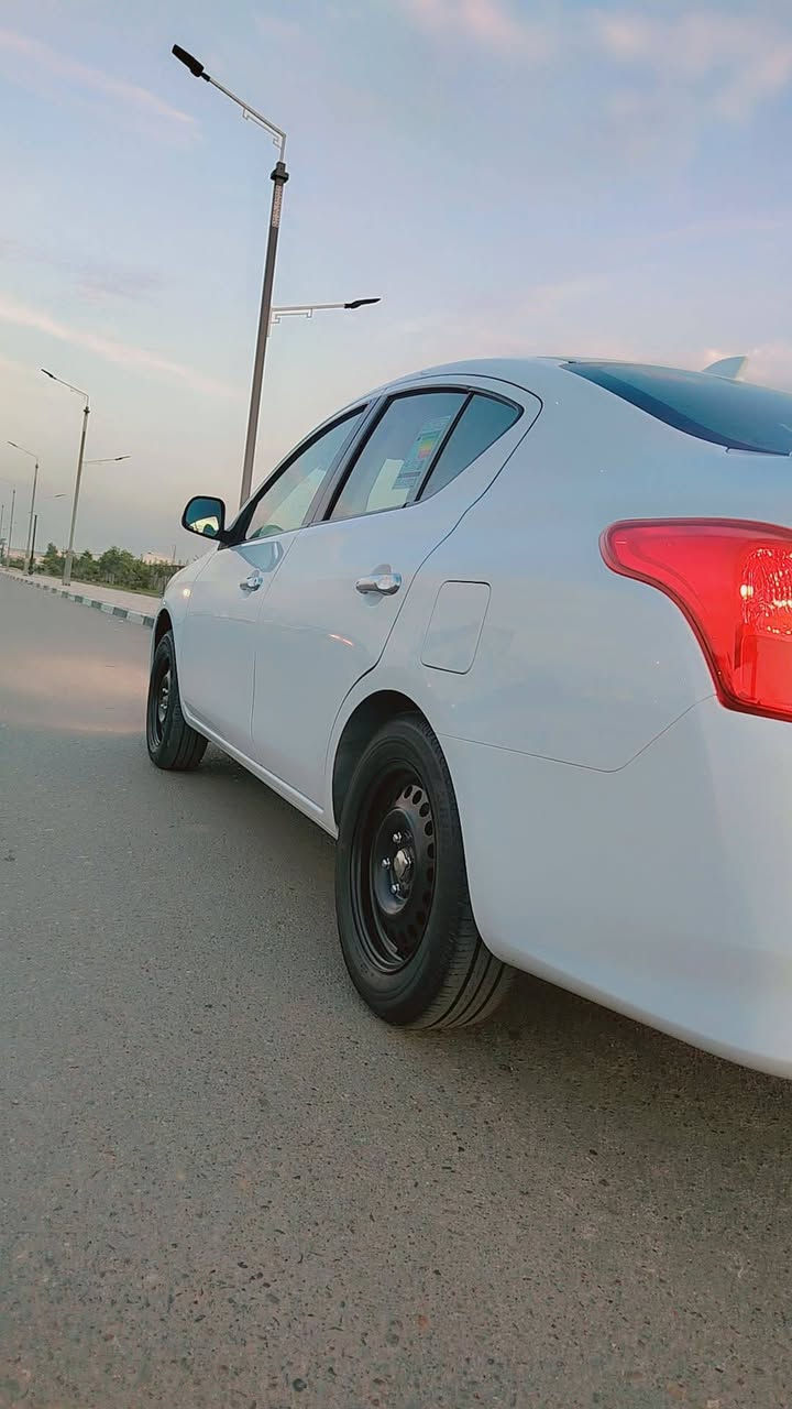 السلام عليكم نيسان صني هندي للبيع موديل 25 سياره كفاله عامه جديده ماشي 17 شركه نور البصره ومن الضمان السور  سعرها 125 وبيها مجال بسيط عنوان بصره وانا مكلف المنشور وهذا رقم صاحبها السياره ***********
