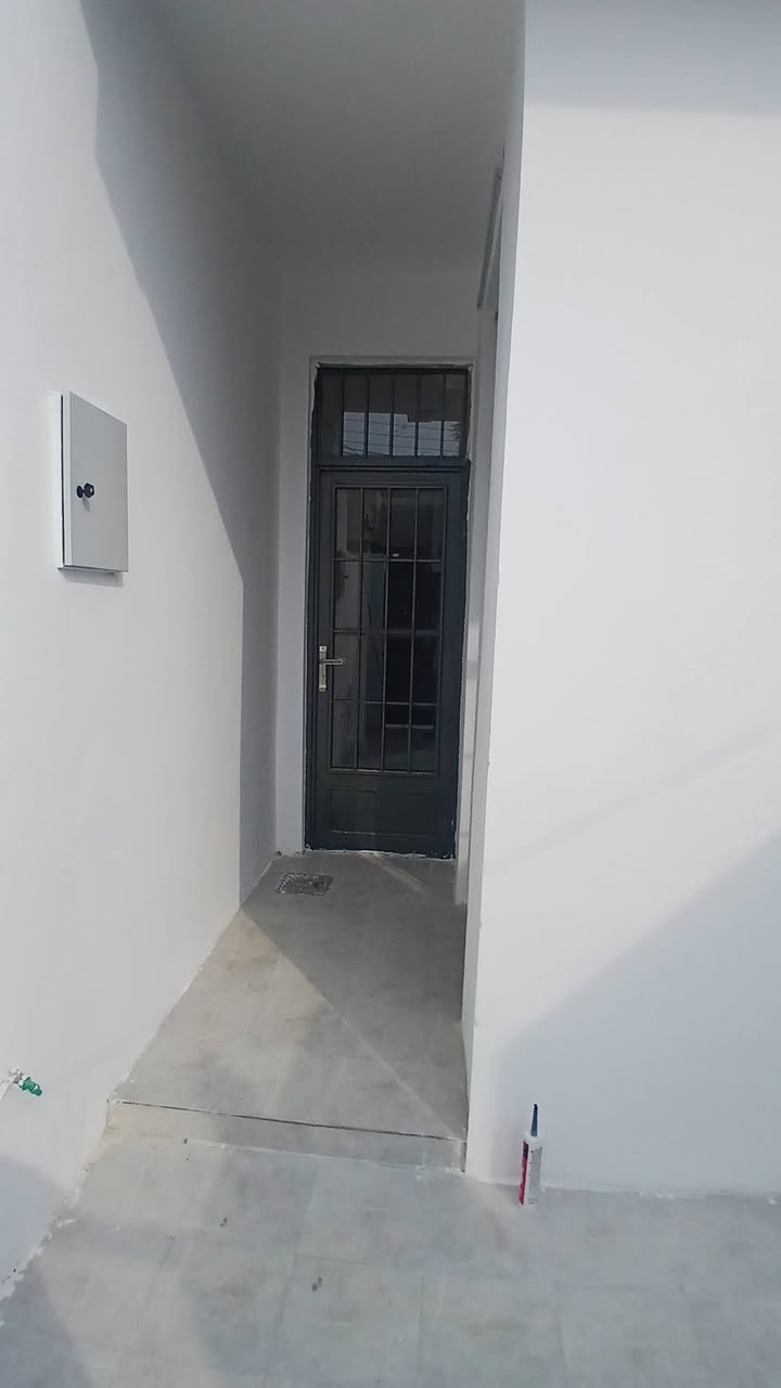 على بركه الله دار للبيع دوانم المعمل مساحه ١٠٠متر طابق واحد يتكون من غرفه واحده شغل ممتاز 
موقع الدار خلف جامع تبارك الرحمن للاستفسار اكثر اتصل على *********** او زياره مكتب زمزم
