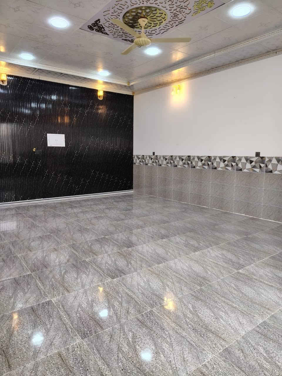 اعلان رقم (666)📢📢📢
———————————-
#دارللبیع مساحة 200متر 
#فول سيراميك بناء حدث 
#مكونات(غرفتين نوم وأستقبال و مطبخ وصحيات و هول و كراج سيارة 🚘 
#الموقع دروازة
#قرب جامع خديجه الكبرى 
#سعر 57ملیون و بي مجال
#استفسار
*********** واتساب📲
***********
_____________________
خانوو بۆ فڕۆشتن 200 مەتر 
فول کاشی و بینایی نوێیە
پێك هاتووە لە (دوو ژووری نووستن)
شوێن دروازة
نزيك مزگەوت خەدیجە کوبرا
نرخ 57 ملیون
*********** واتساب📲
***********
