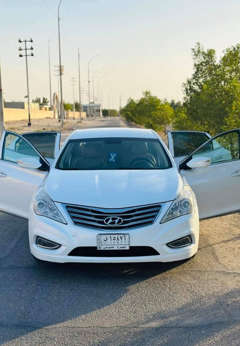 ازيرا موديل 2015 نص فول وارد خليجي كفاله 
عامه السياره كلش جديده محرك 6 سلندر 3000 ماشيه 100الف رقم بصره تحويل وجاهزه من كل النواحي السعر $135
بيها مجال مكاني العماره
رقم الهاتف***********بيه واتساب
