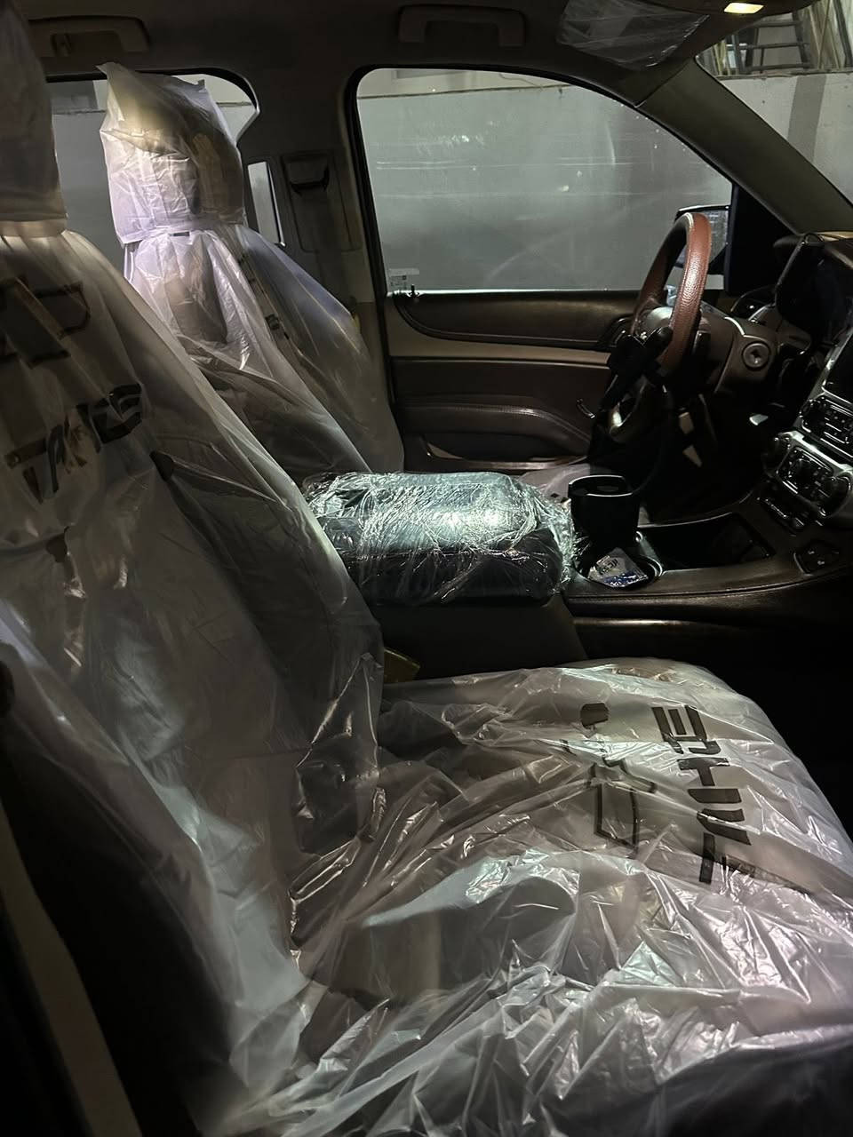 السلام عليكم ورحمة الله وبركاته 
تاهو 2015 بغداد بسمي 
هزه جديده
بيها صبغ 6 قطع تخم تاير وصدر جديد ***********
سعر 265$  فول عدا سلايت
